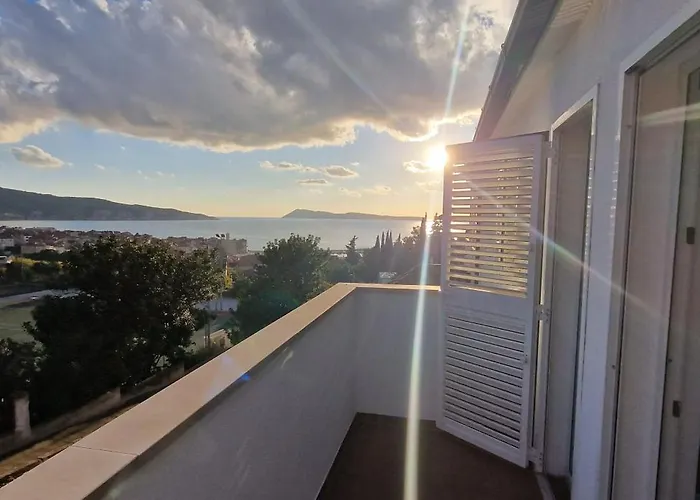 Апартаменты Annidia Комижа