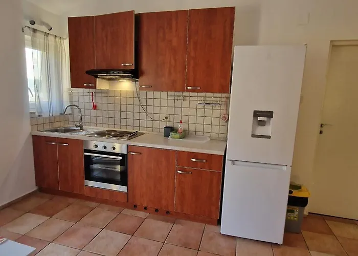 Annidia Комижа