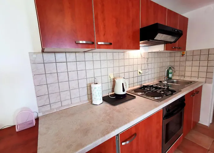 Annidia Апартаменты Комижа