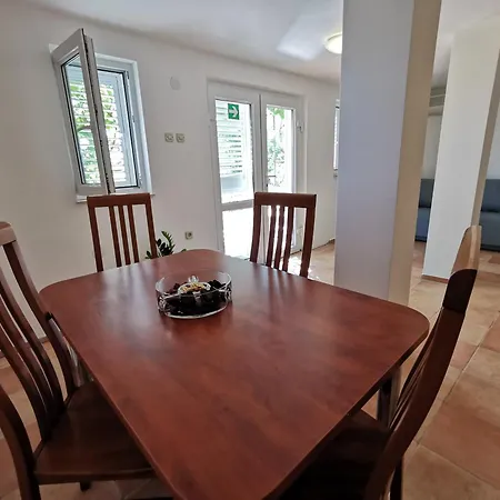 Annidia Apartmán Komiža