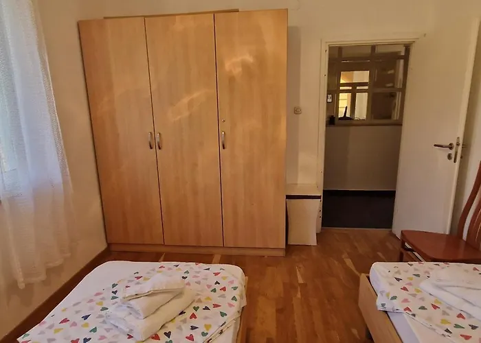 Annidia * Komiža